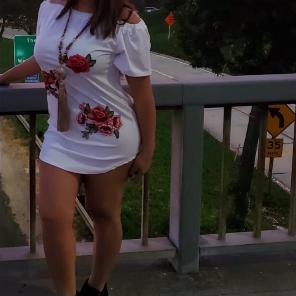 Off the shoulder mini white embroidered dress sz L